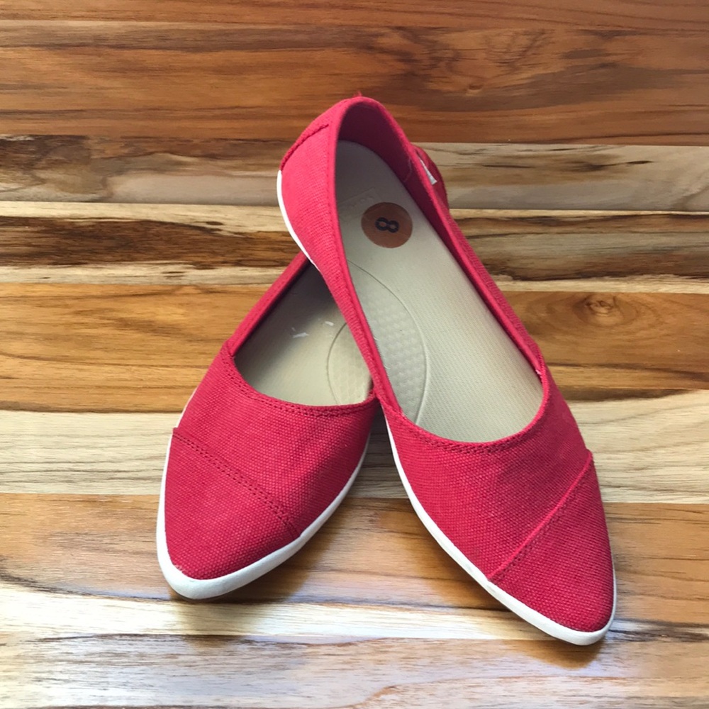 Red Sanuk shoes